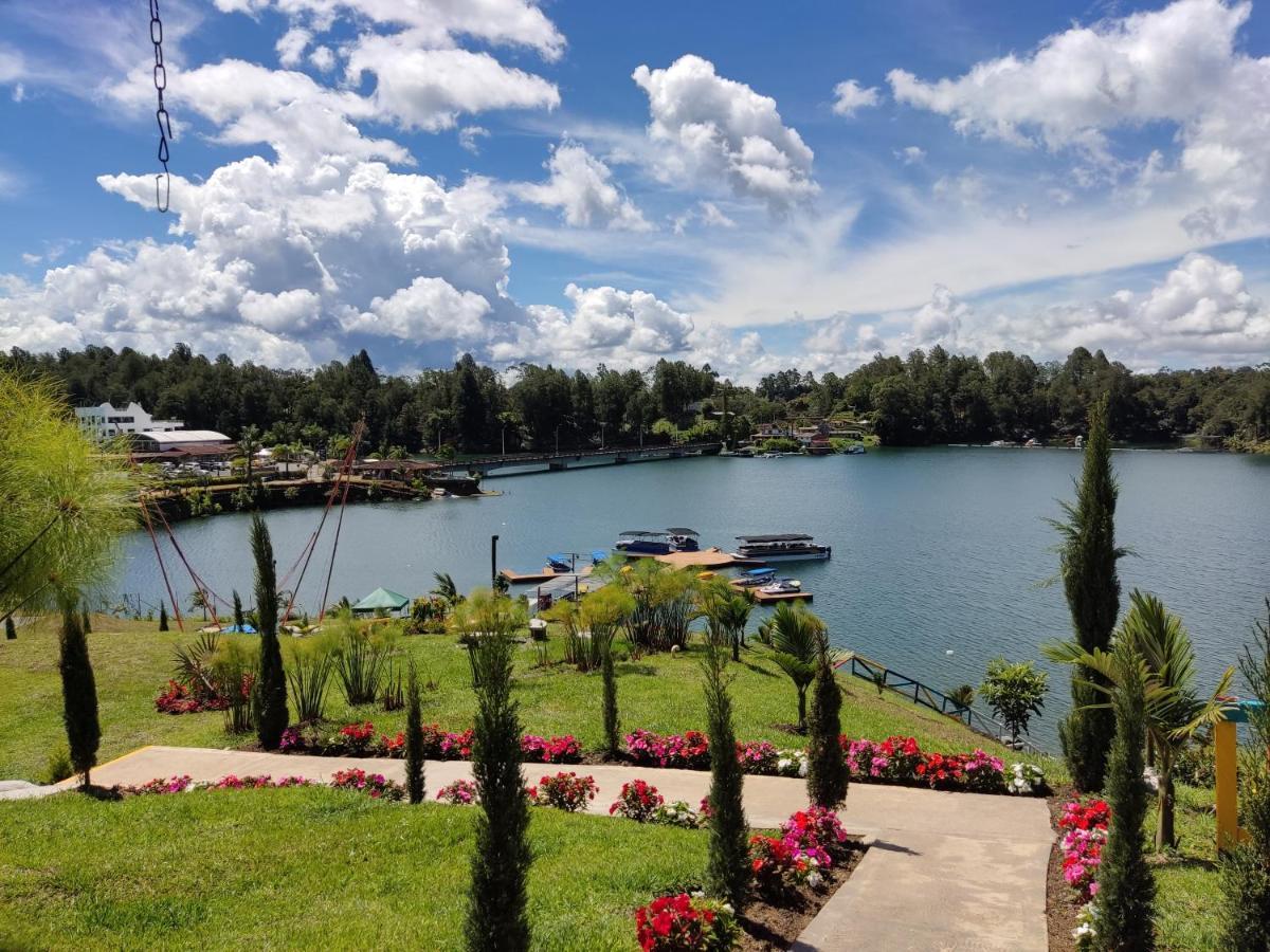 Hotel Aguas Abiertas Guatapé Esterno foto