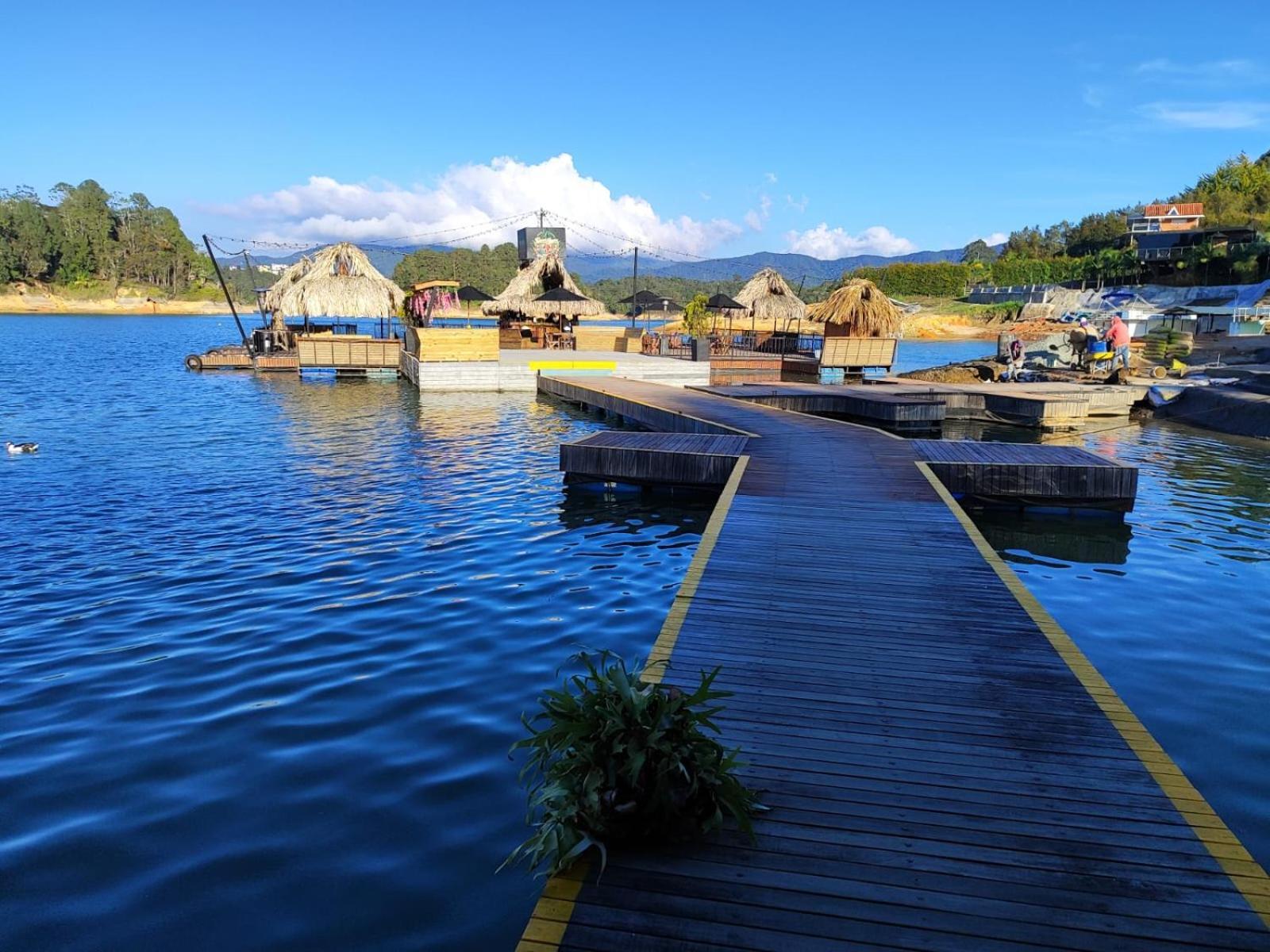 Hotel Aguas Abiertas Guatapé Esterno foto