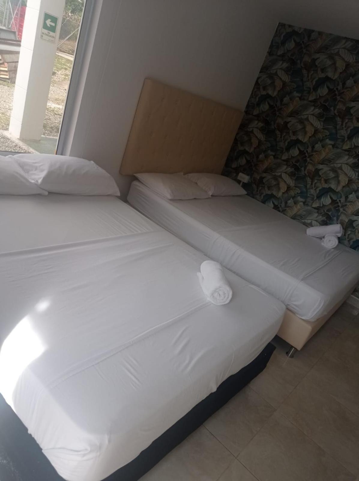 Hotel Aguas Abiertas Guatapé Esterno foto