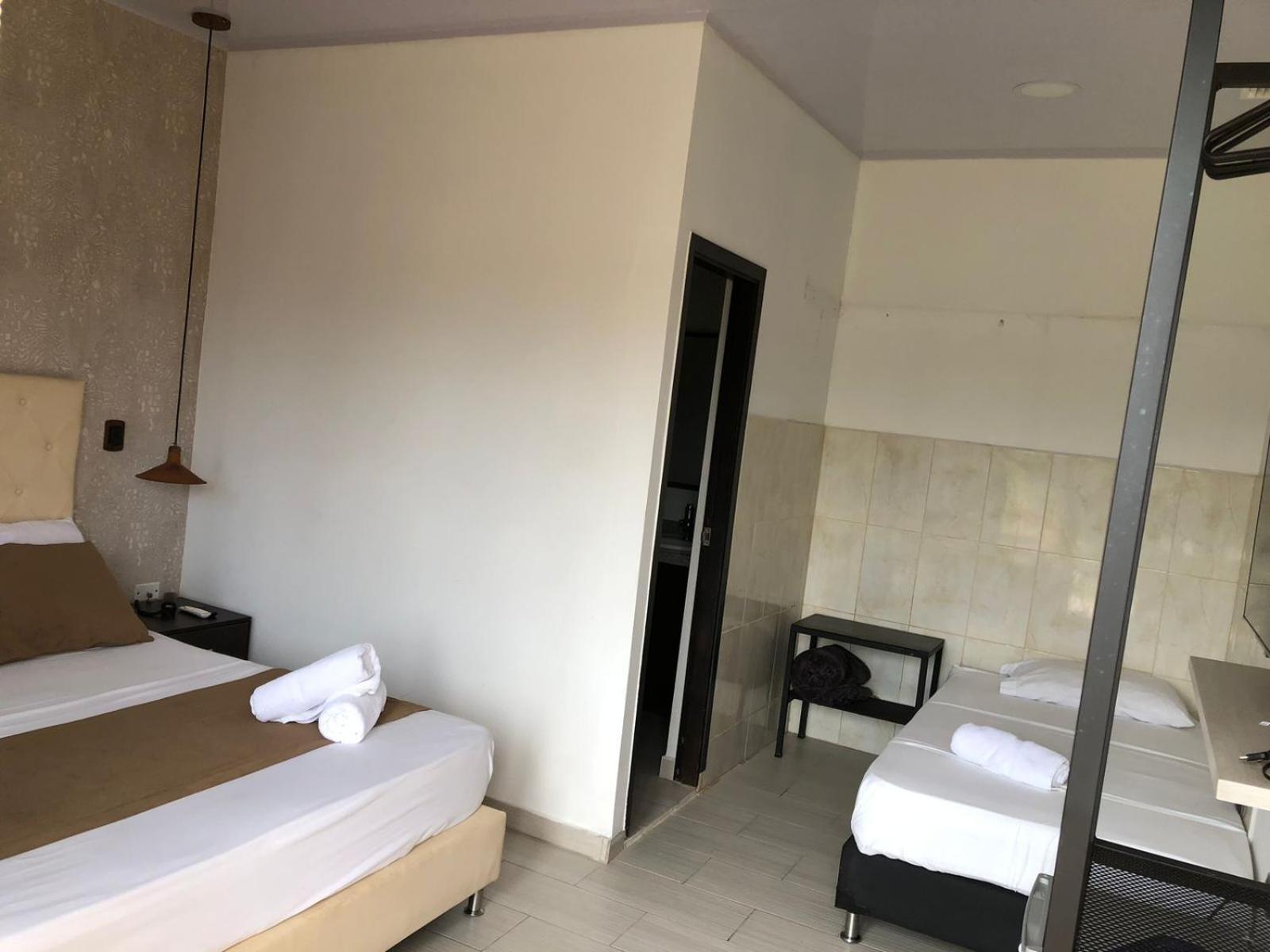 Hotel Aguas Abiertas Guatapé Esterno foto