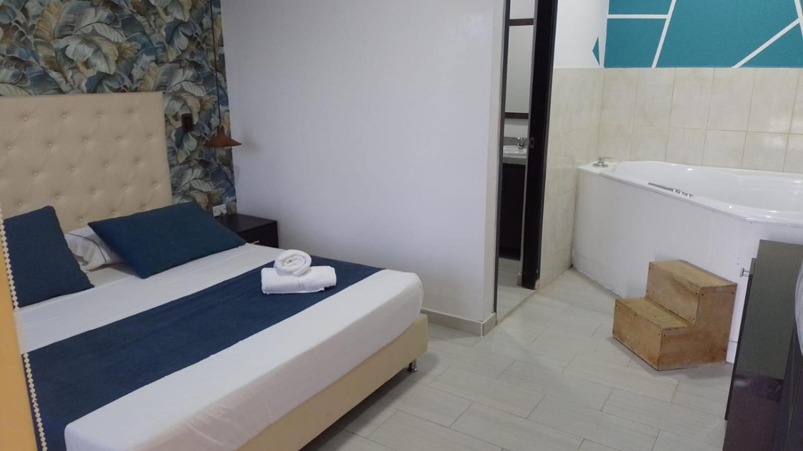 Hotel Aguas Abiertas Guatapé Esterno foto